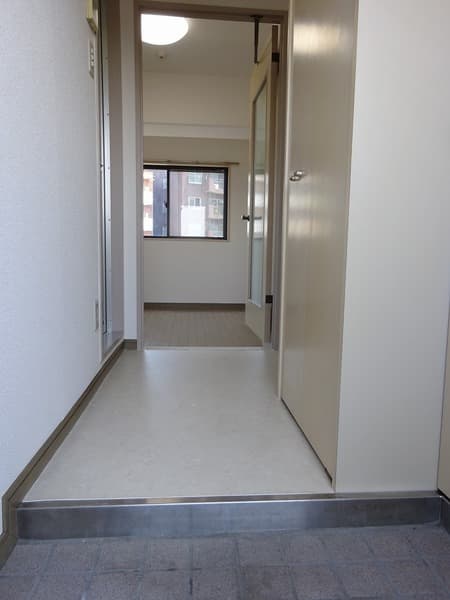 Room image 8