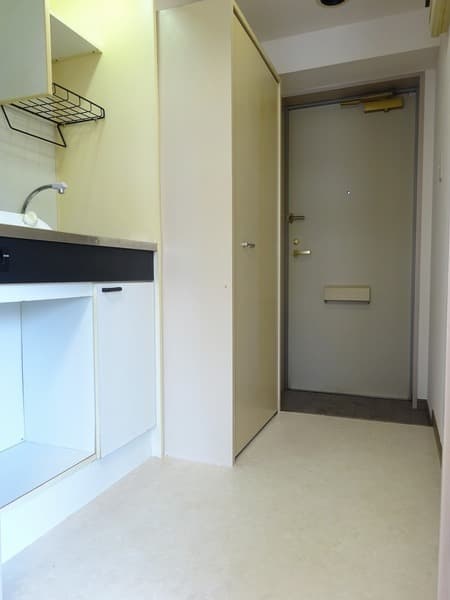 Room image 9