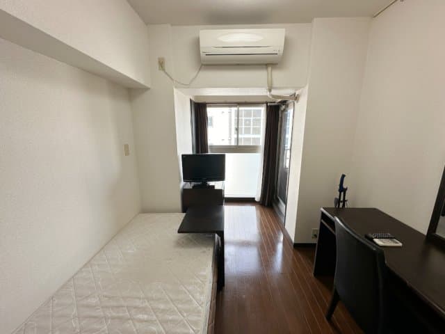 Room image 8