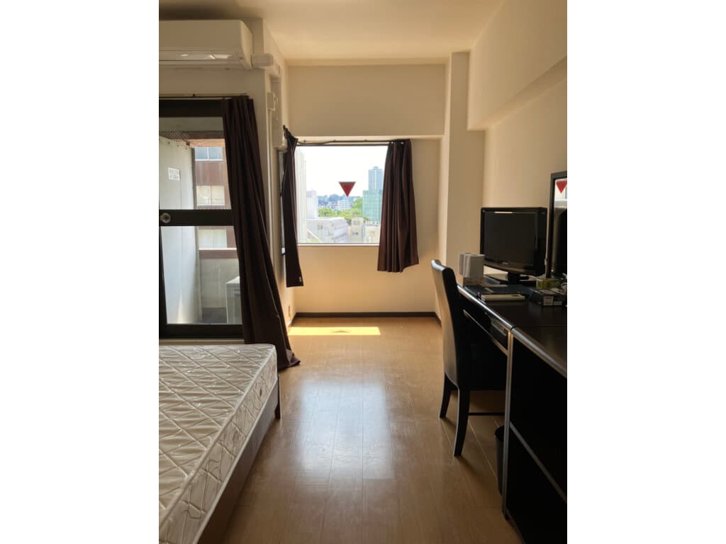 Room image 8