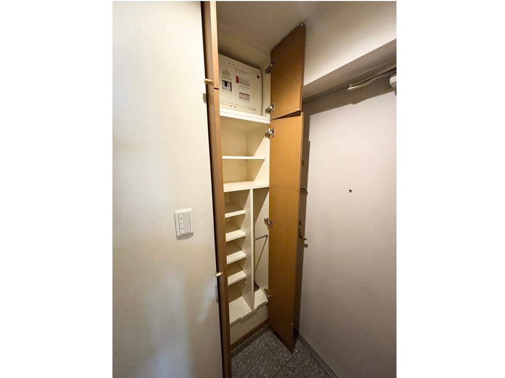 Room image 13