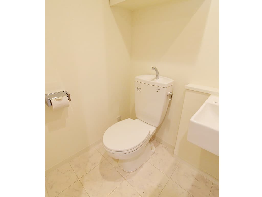 Room image 8