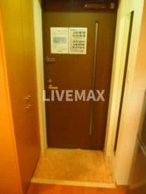 Room image 8