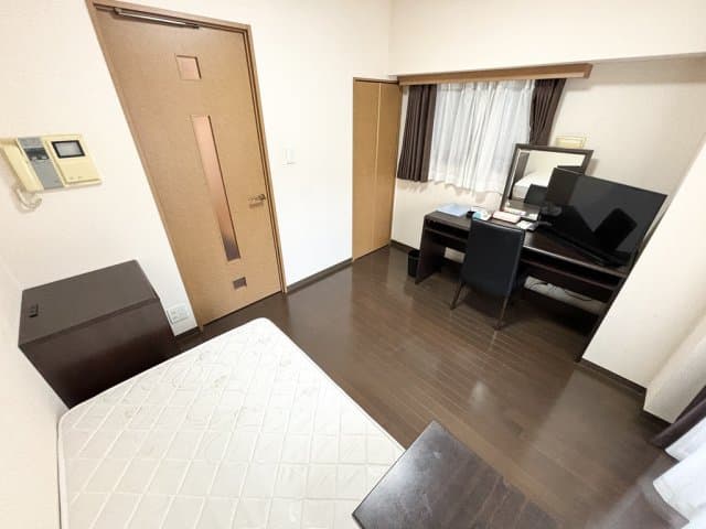 Room image 16