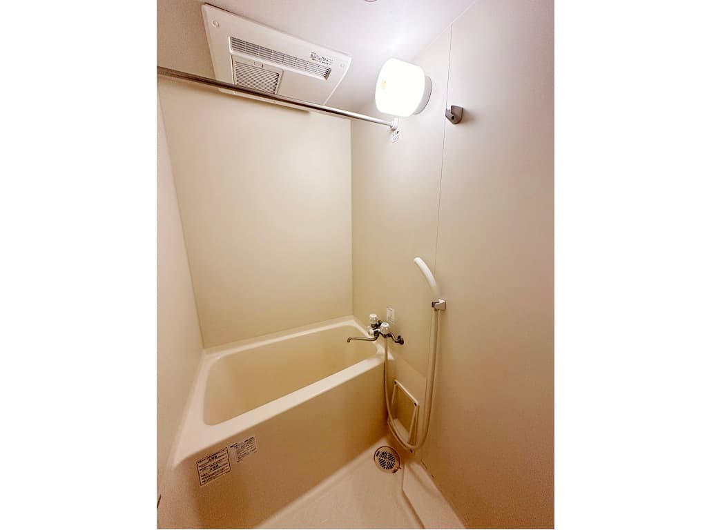 Room image 11