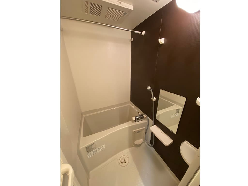 Room image 10