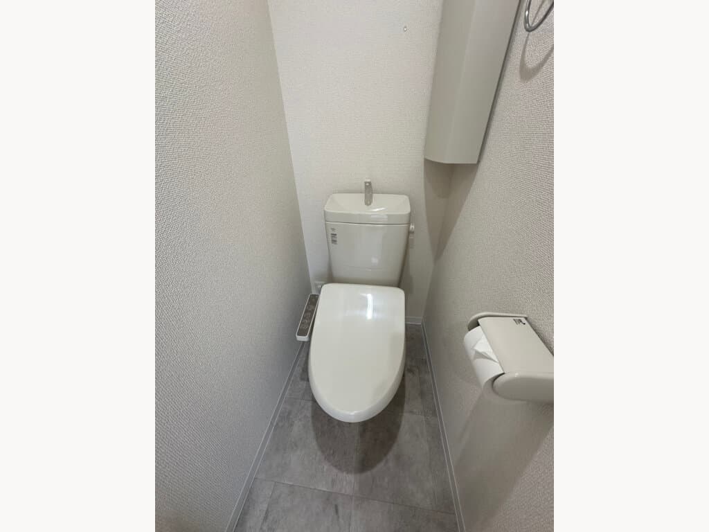 Room image 12