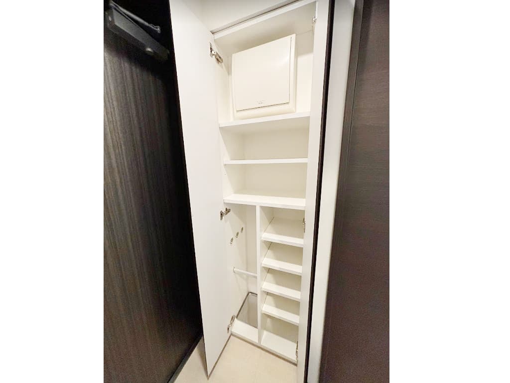 Room image 16