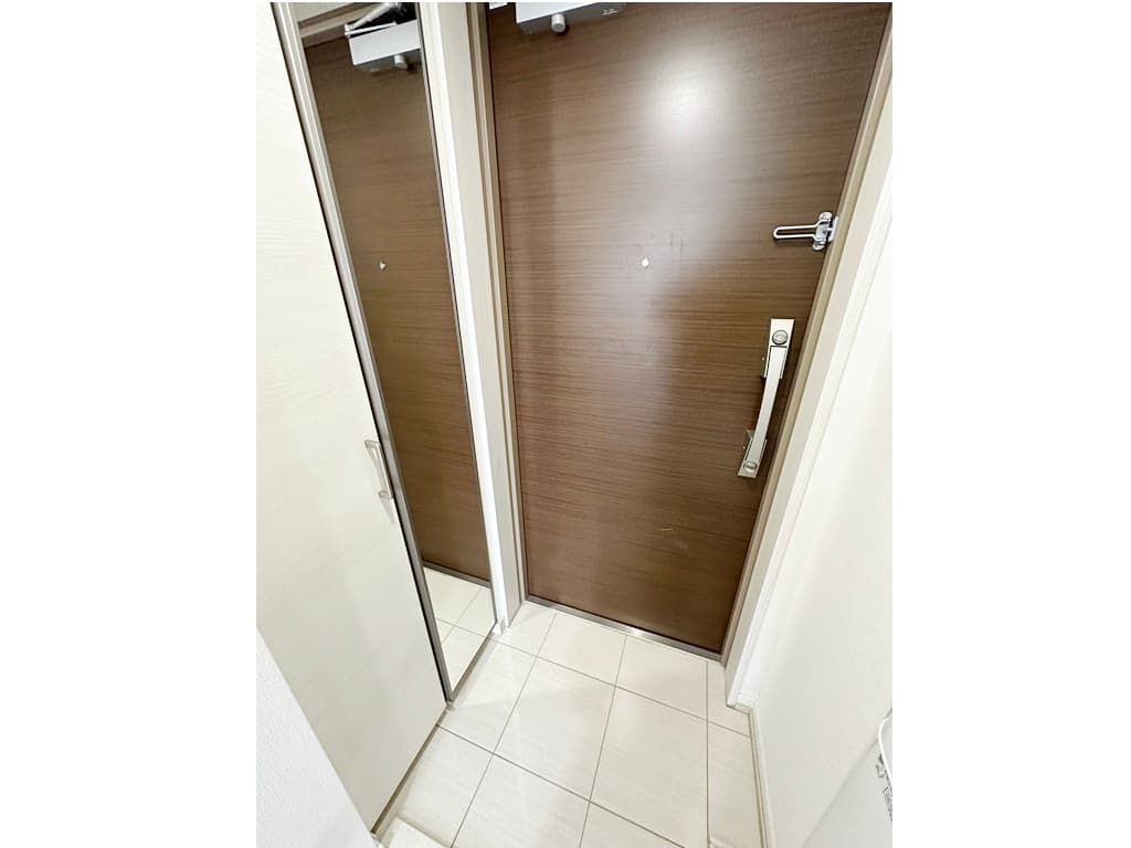 Room image 12