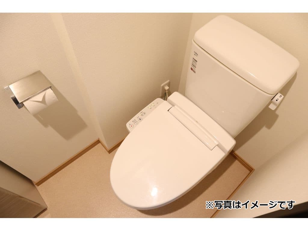 Room image 8
