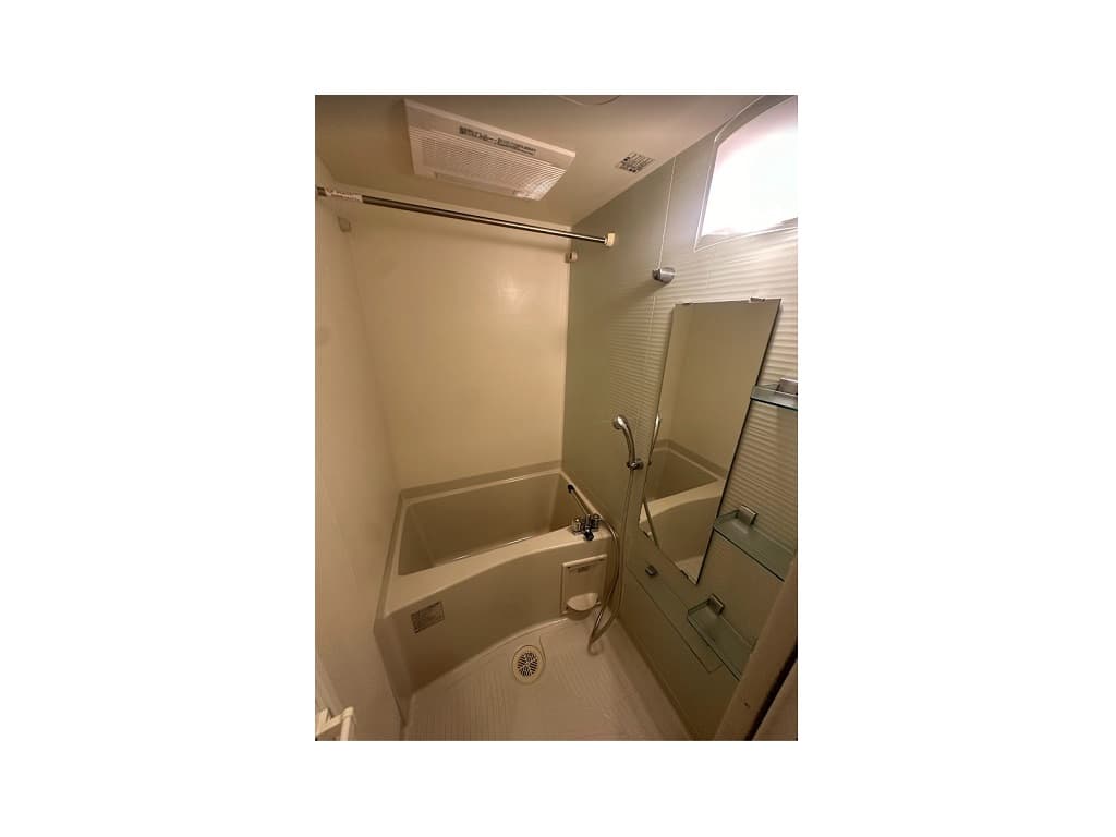 Room image 10