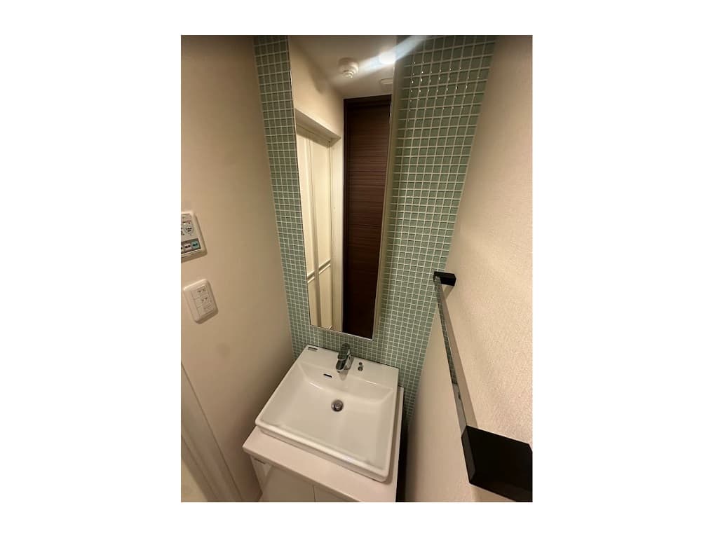 Room image 11