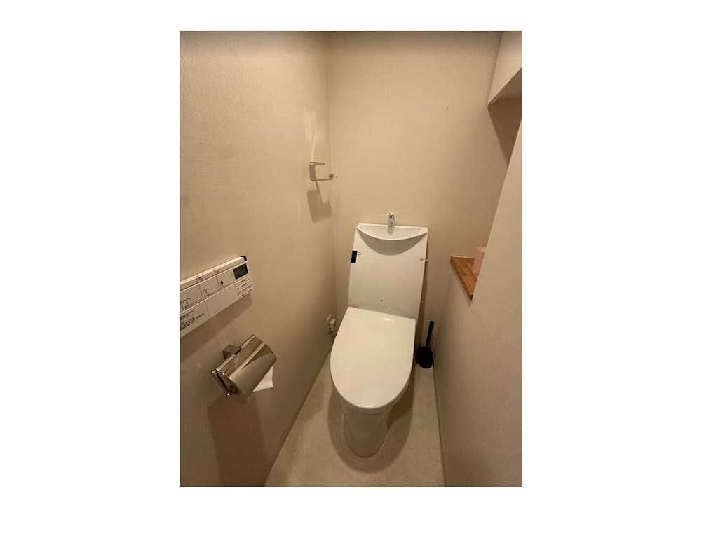 Room image 12