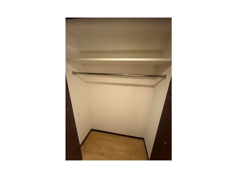 Room image 15