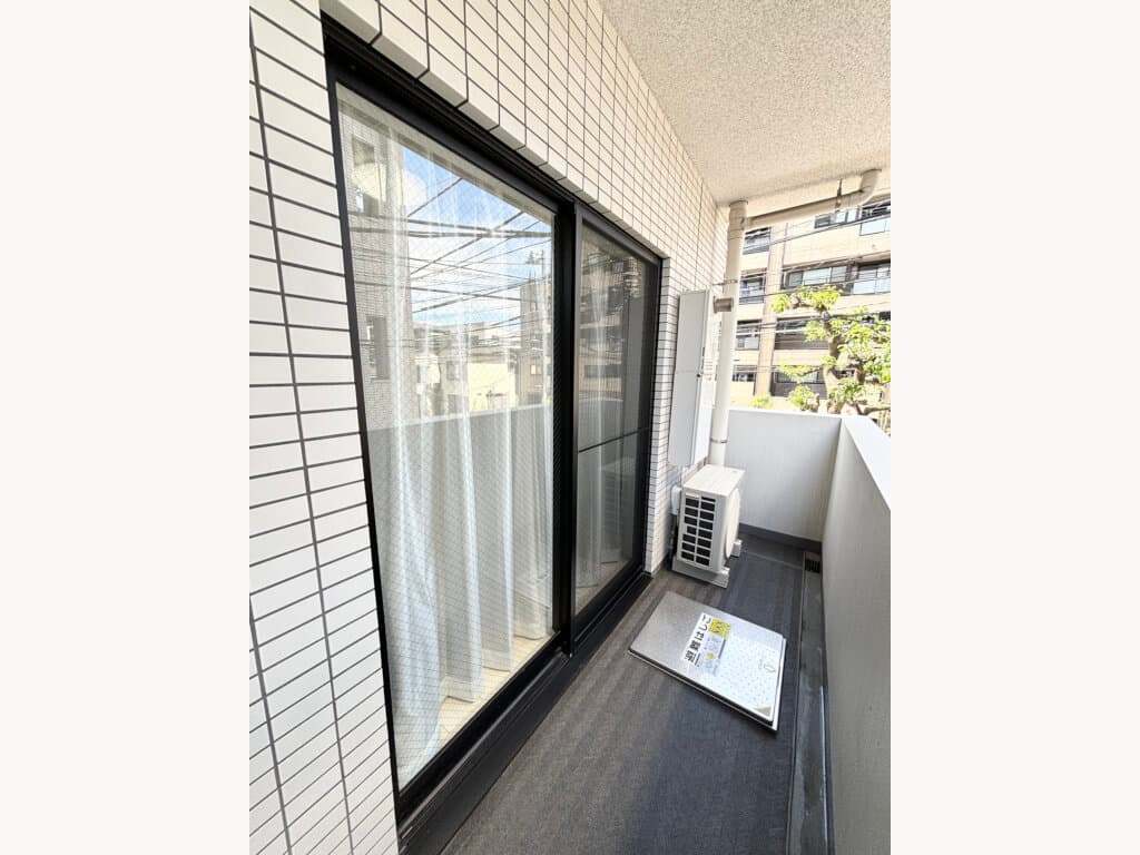 Room image 8