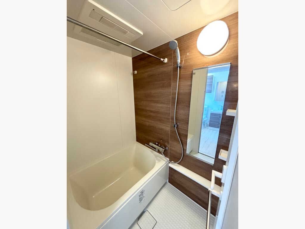 Room image 15