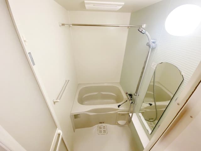 Room image 8