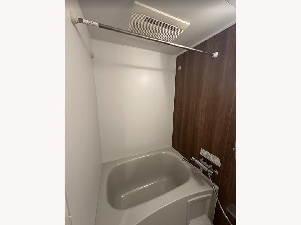 Room image 15