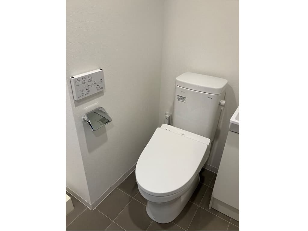 Room image 8