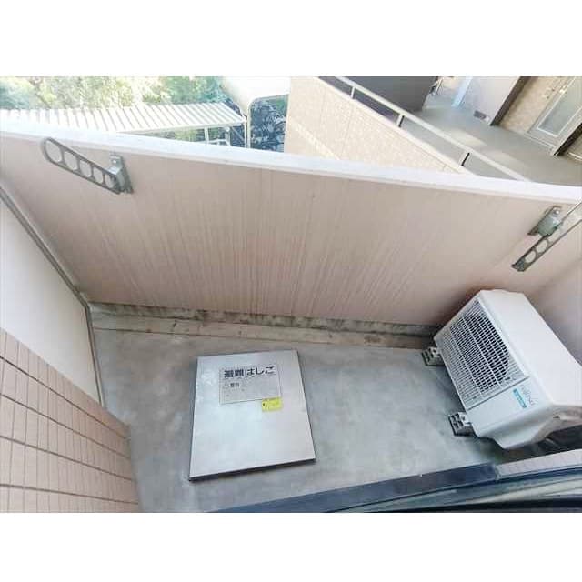 Room image 12