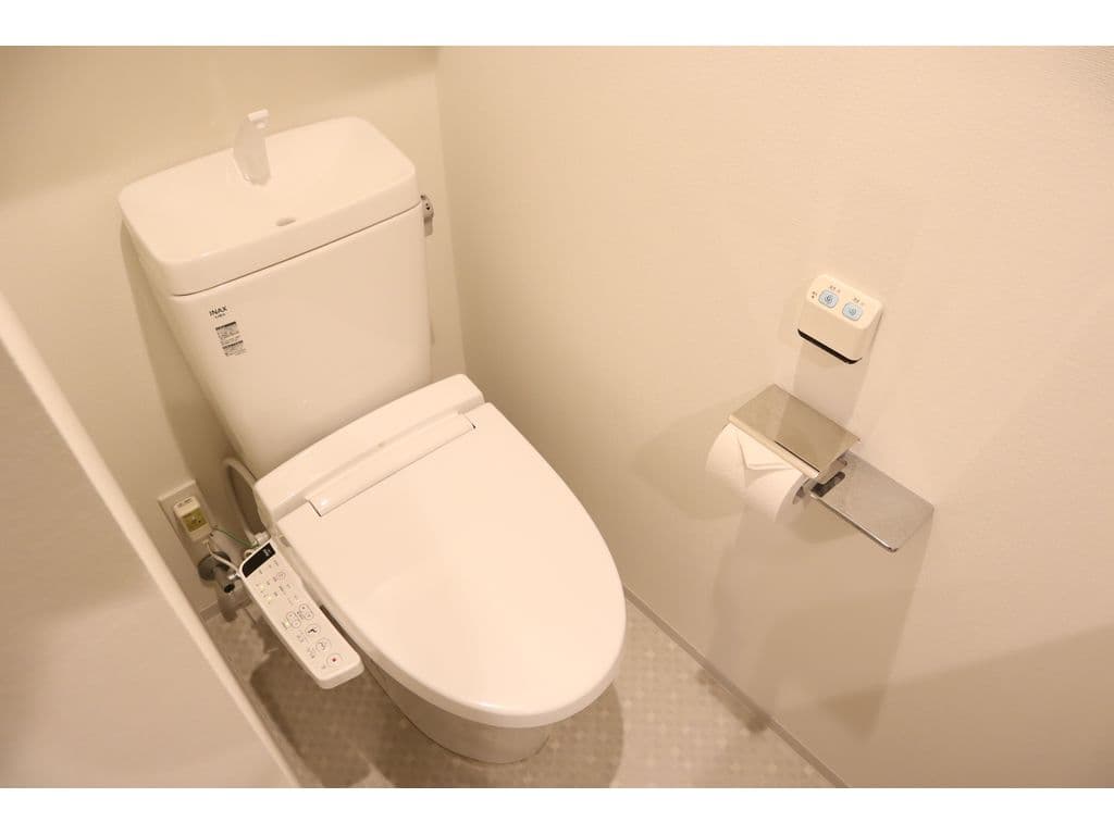 Room image 8