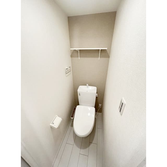 Room image 8