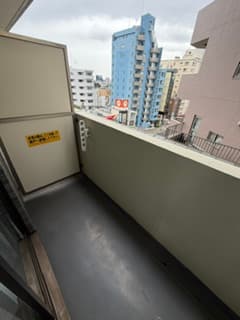 Room image 8