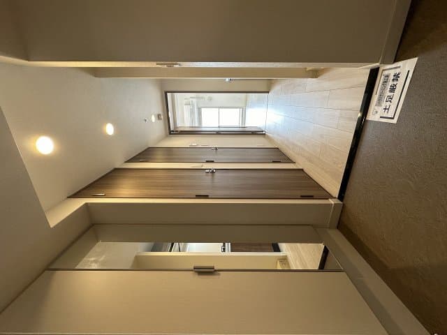 Room image 8
