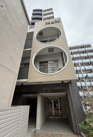 Main Image