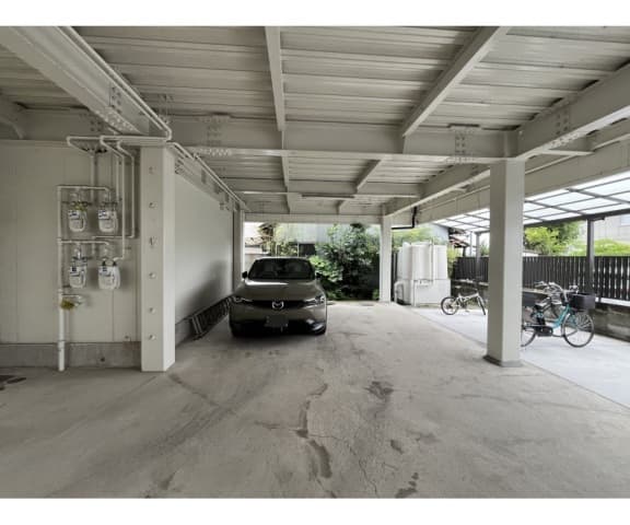 Room image 12