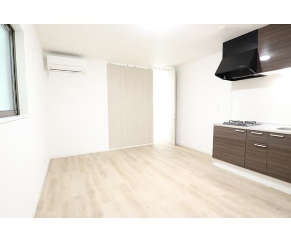 Room image 12