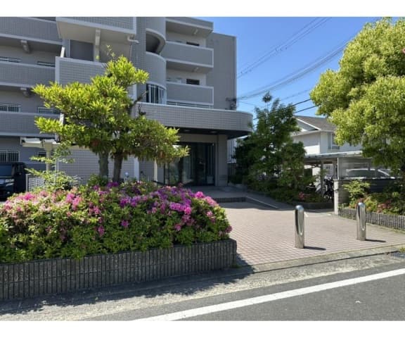 Room image 11
