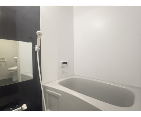 Room image 10