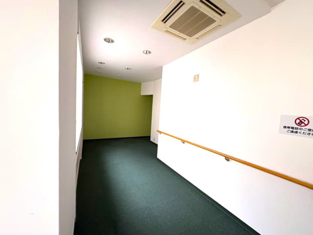Room image 12