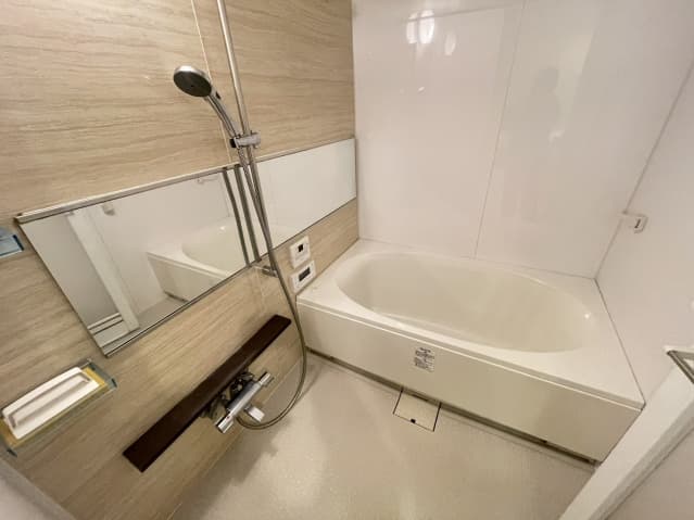 Room image 8
