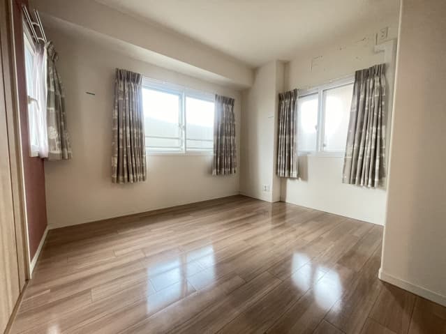 Room image 13