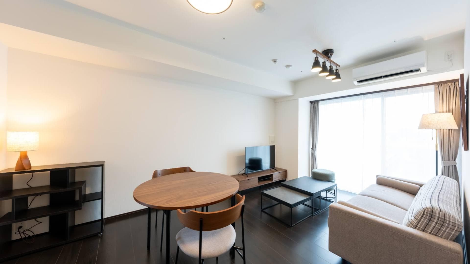 Preview interior of Asakusa Station