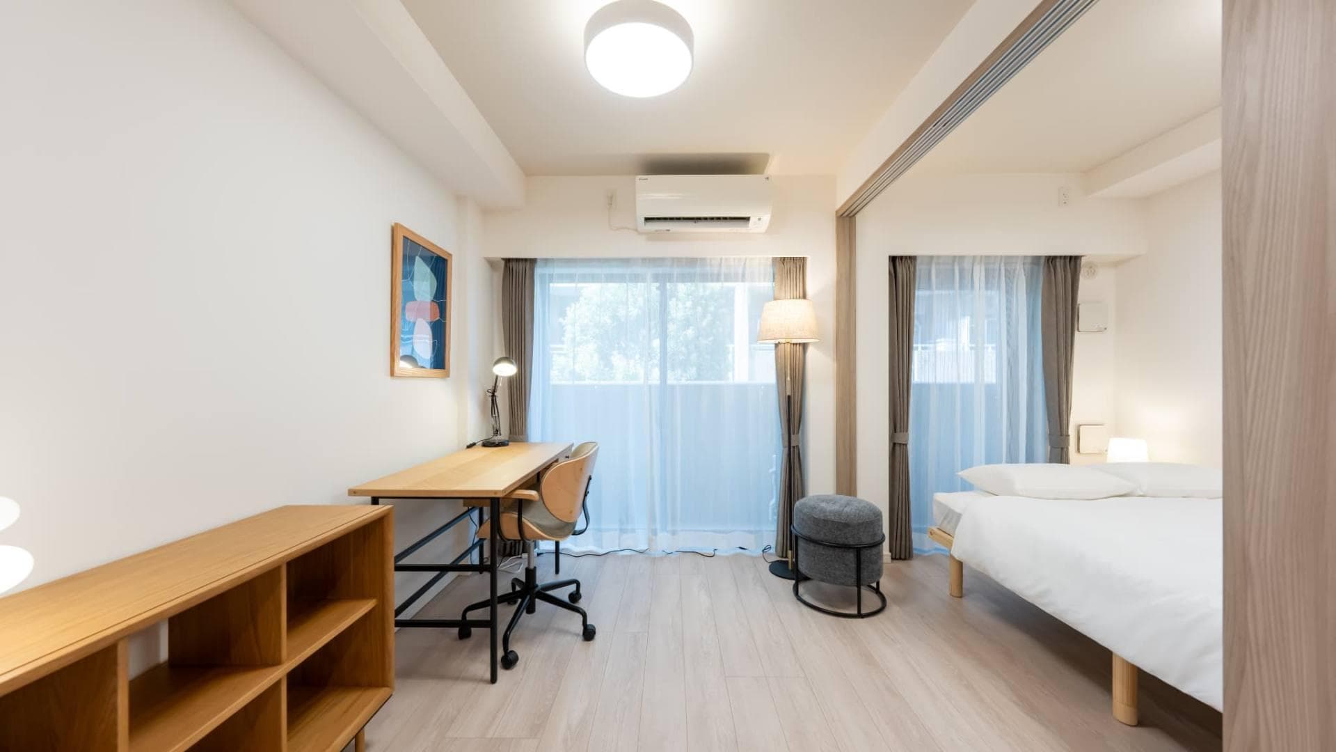 Main interior of Higashi Shinjuku