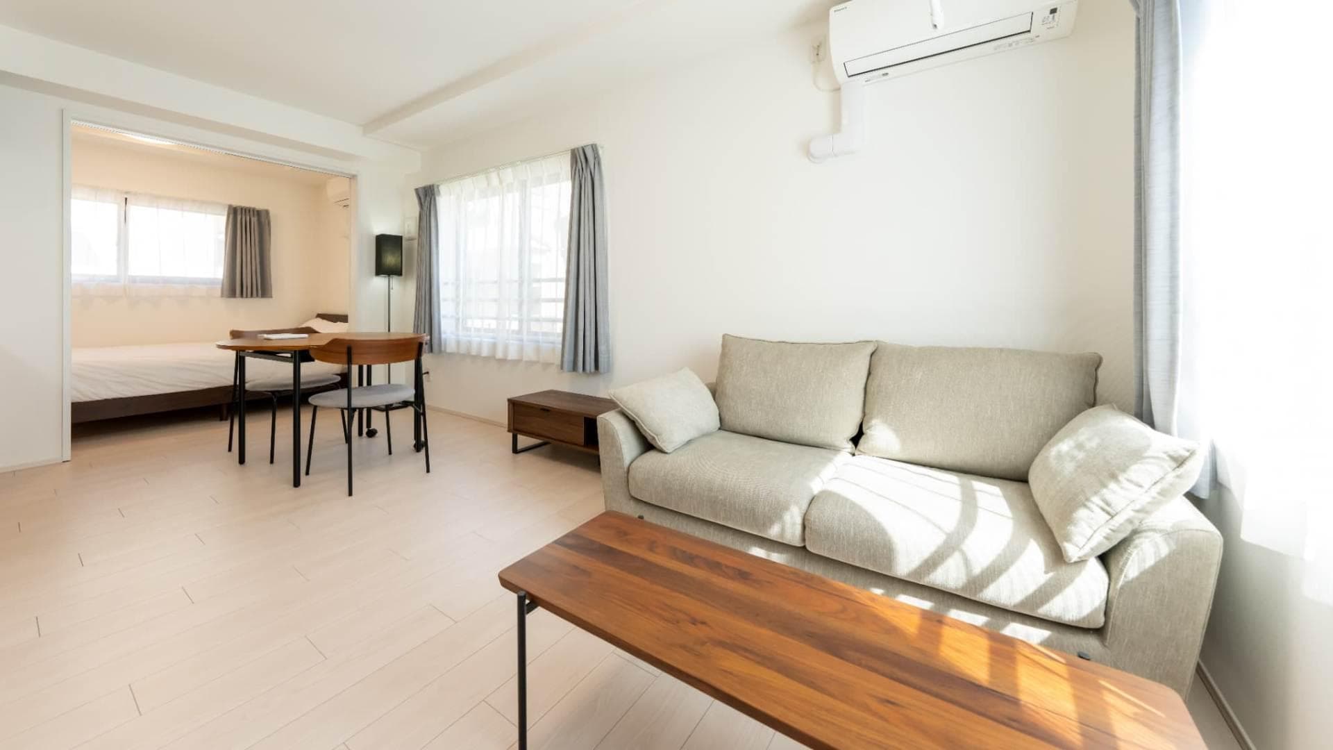 Preview interior of Nishi Shinjuku