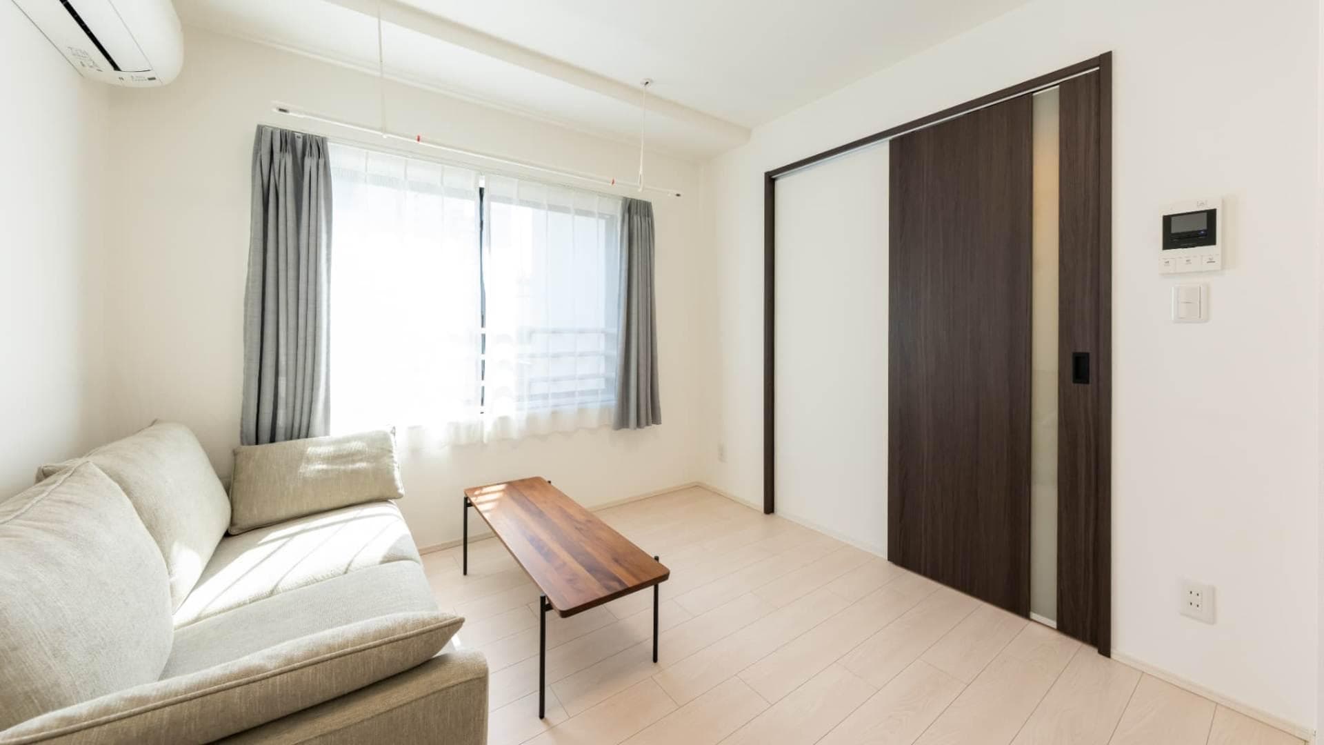 Preview interior of Nishi Shinjuku