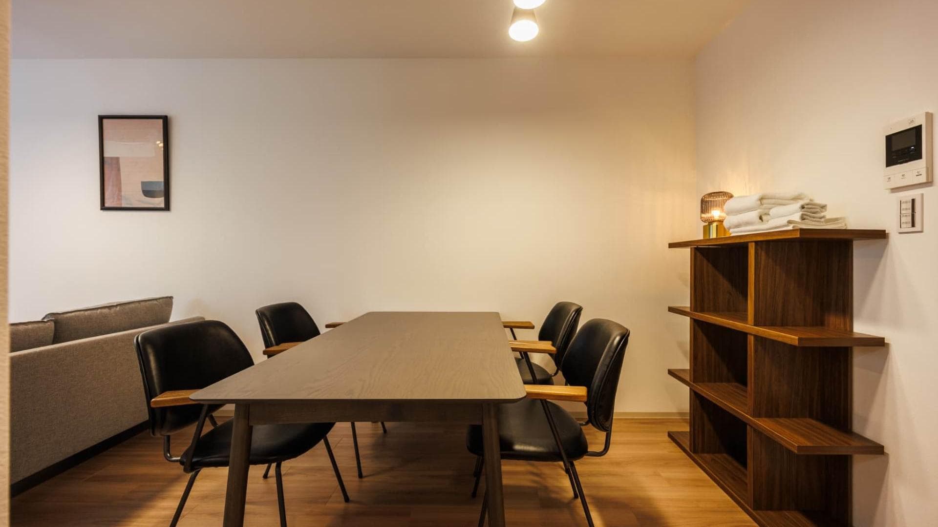 Preview interior of Shin-otsuka