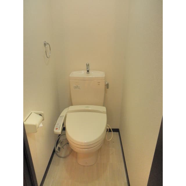 Room image 9
