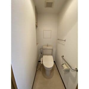 Room image 11