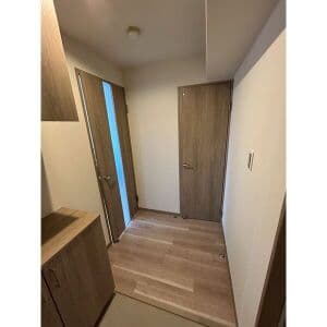 Room image 12
