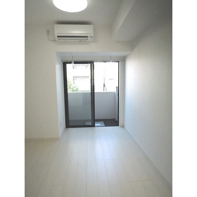 Room image 11