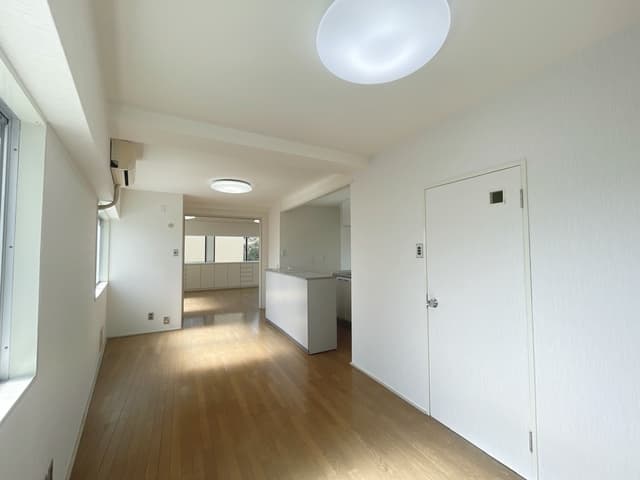 Room image 13