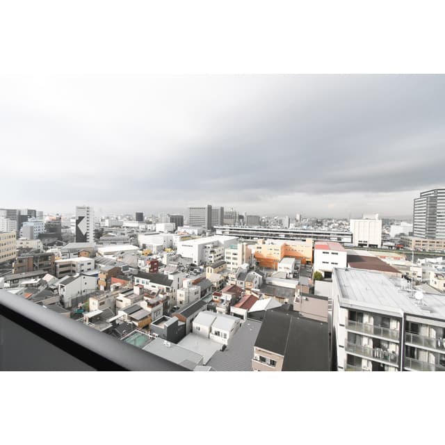 Room image 10
