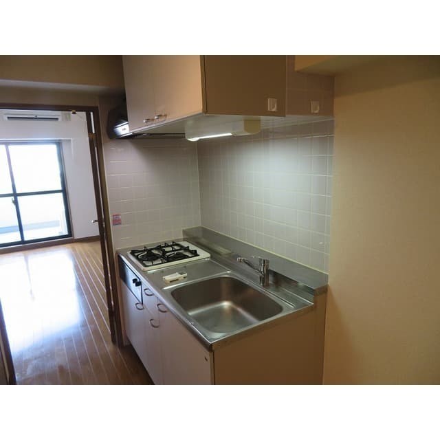 Room image 12