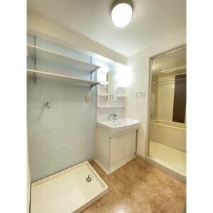 Room image 13