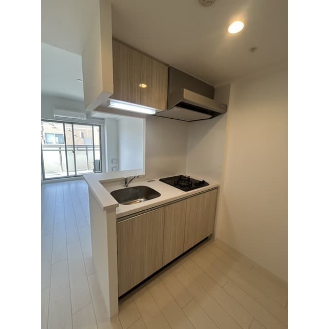 Room image 8